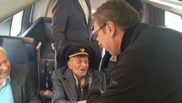 ХВАЛА ВАМ, ОДРЖАЛИ СТЕ РЕЧ! Дека Вукосав од 106 година се захвалио председнику Вучићу што се возио брзим возом до Суботице (ВИДЕО)