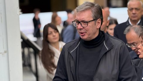 BIĆE RAT Vučić upozorio: Ceo svet se sprema za rat, kopaju rovove i gledaju ko će biti na čijoj strani BIĆE RAT Vučić upozorio: Ceo svet se sprema za rat, kopaju rovove i gledaju ko će biti na čijoj strani