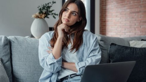 ПРИЧАТЕ САМИ СА СОБОМ? 5 разлога због којих психолози сматрају да је то добро ПРИЧАТЕ САМИ СА СОБОМ? 5 разлога због којих психолози сматрају да је то добро