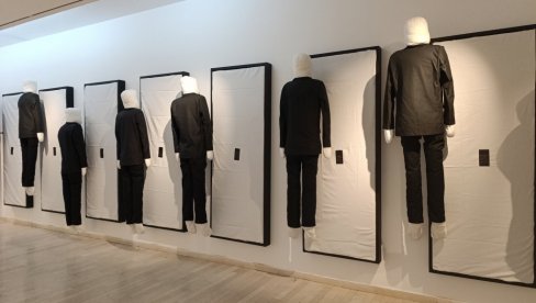 ZDRUŽENA UMETNIČKA AKCIJA: Projekar 9 samostalnih izložbi u sva tri galerijska prostora Kulturnog centra Beograda ZDRUŽENA UMETNIČKA AKCIJA: Projekar 9 samostalnih izložbi u sva tri galerijska prostora Kulturnog centra Beograda