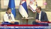 ВУЧИЋ СА СВЕТСКИМ ШАМПИОНОМ У РВАЊУ Комаров на српском поручио: Овде сам нашао праву љубав, добио сина и остварио највећи успех ВУЧИЋ СА СВЕТСКИМ ШАМПИОНОМ У РВАЊУ Комаров на српском поручио: Овде сам нашао праву љубав, добио сина и остварио највећи успех