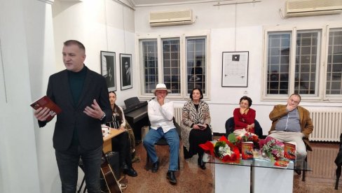 NOVO IZDANJE PARAĆINSKE BIBLIOTEKE: Na predstavljanju „Čarne“ brojni poštovaoci pisane reči (FOTO) NOVO IZDANJE PARAĆINSKE BIBLIOTEKE: Na predstavljanju „Čarne“ brojni poštovaoci pisane reči (FOTO)