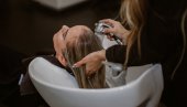 LEKARI UPOZORAVAJU: Opasnost od moždanog udara vreba i u frizerskom salonu