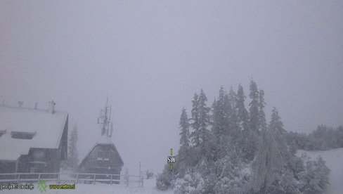 OKO 19.000 DOMAĆINSTAVA BEZ STRUJE U SLOVENIJI: Golob obilazi područja pogođena olujom