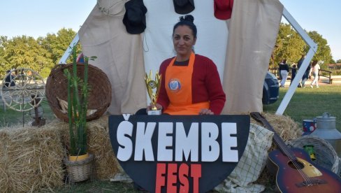 BRANKICA KUVA NAJBOLJE ŠKEMBIĆE: U Kikindi održan šesti „Škembe fest“ na kojem se takmičilo 30 ekipa BRANKICA KUVA NAJBOLJE ŠKEMBIĆE: U Kikindi održan šesti „Škembe fest“ na kojem se takmičilo 30 ekipa