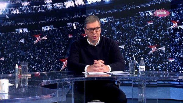 ДВА КЉУЧНА ВУЧИЋЕВА ПИТАЊА О ПАДУ НАДСТРЕШНИЦЕ ДВА КЉУЧНА ВУЧИЋЕВА ПИТАЊА О ПАДУ НАДСТРЕШНИЦЕ
