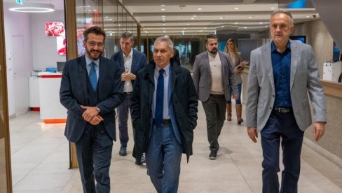 VELIKA ČAST ZA TV ARENA SPORT: Ambasador Rusije Aleksandar Bocan-Harčenko i ministar sporta Zoran Gajić u poseti VELIKA ČAST ZA TV ARENA SPORT: Ambasador Rusije Aleksandar Bocan-Harčenko i ministar sporta Zoran Gajić u poseti