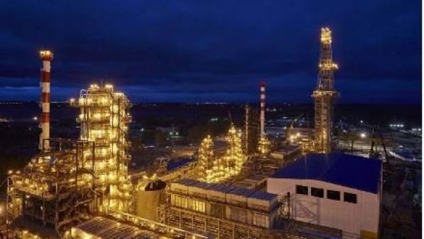 УКРАЈИНСКИ УДАР 2.000 КИЛОМЕТАРА ОД ФРОНТА: На мети велика рафинерија