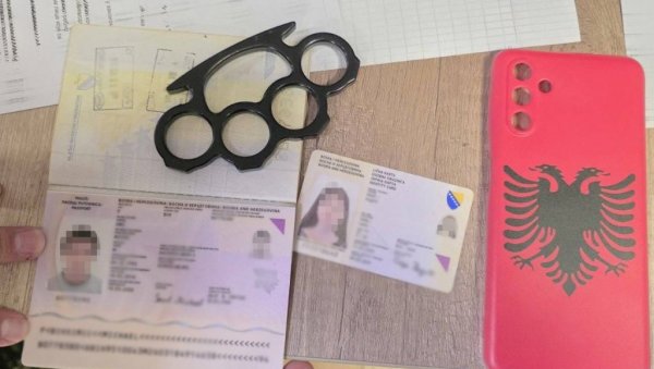 МУП ЛЕГИТИМИСАО ДРЖАВЉАНЕ БИХ КОД ПИОНИРСКОГ ПАРКА: Пронађен боксер и симболи заставе Албаније