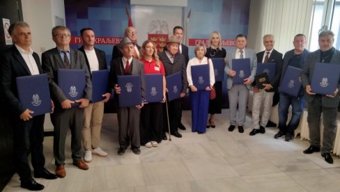 SVEČANOM SEDNICOM SKUPŠTINE OBELEŽENI KRALJEVDAN I DAN GRADA Nagrade za zasluge SVEČANOM SEDNICOM SKUPŠTINE OBELEŽENI KRALJEVDAN I DAN GRADA Nagrade za zasluge