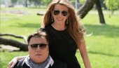 NE ZNA JUČE DA JE SAD: Viki Miljković i Halid Bešlić za vreme njegovog života snimili duet - Bili smo veliki prijatelji (FOTO)