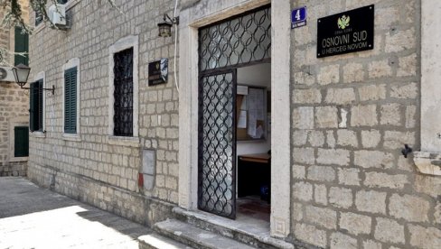 ZAPOSLENI U SUDSTVU TRAŽE POVEĆANJE ZARADA: I u hercegnovskom Osnovnom sudu  traju jednočasovne obustave rada