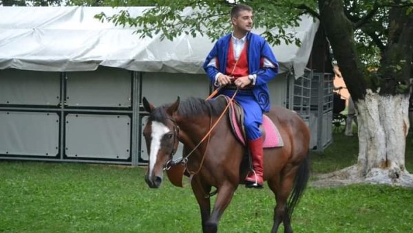 ЧОВЕК И КОЊ КАО ЈЕДНО: Пожаревљанин Андрија Стерђевић са 17. година остварио дечачки сан, па наставио да ниже успехе ЧОВЕК И КОЊ КАО ЈЕДНО: Пожаревљанин Андрија Стерђевић са 17. година остварио дечачки сан, па наставио да ниже успехе
