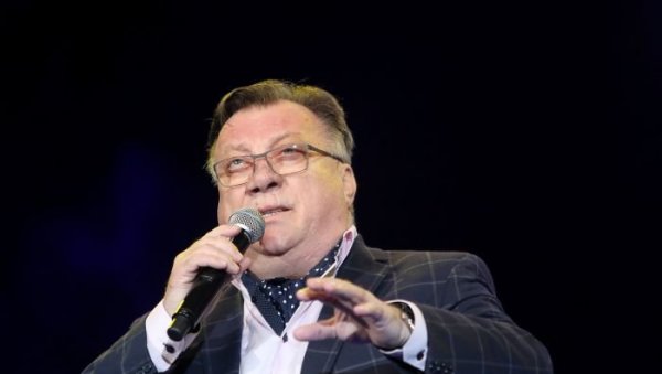 ОНИ ЋЕ ДРЖАТИ ГОВОР НА КОМЕМОРАЦИЈИ: Музичар и глумци спремили дирљиво обраћање за великог пријатеља (ФОТО) ОНИ ЋЕ ДРЖАТИ ГОВОР НА КОМЕМОРАЦИЈИ: Музичар и глумци спремили дирљиво обраћање за великог пријатеља (ФОТО)
