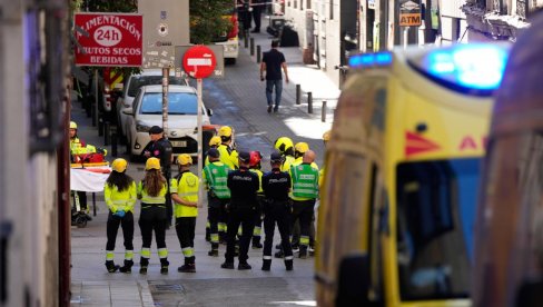 SRUŠILA ŠESTOSPRATNA ZGRADA U CENTRU MADRIDA: Četvoro poginulih, među njima i arhitekta (FOTO/VIDEO) SRUŠILA ŠESTOSPRATNA ZGRADA U CENTRU MADRIDA: Četvoro poginulih, među njima i arhitekta (FOTO/VIDEO)