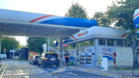 ГОРИВА ИМА, ГУЖВИ НЕМА: Репортери Новости обишли јуче пумпе да провере каква је ситуација и снабдевеност