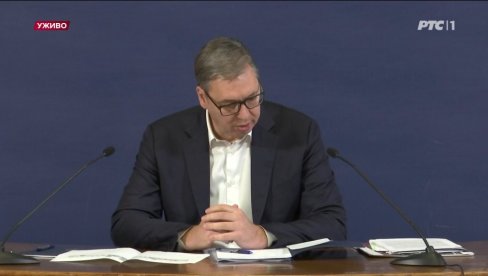 РАФИНЕРИЈА МОЖЕ ДА РАДИ ДО 1. НОВЕМБРА Вучић: Сва наша складишта су препуњена, деривата имамо до Нове године