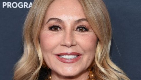 ПОБЕГЛА ОД КОМУНИЗМА СА ЋЕРКОМ И ПАР ДОЛАРА У ЏЕПУ У АМЕРИКУ: Невероватна прича жене са Балкана која је направила милијарде и не зауставља ПОБЕГЛА ОД КОМУНИЗМА СА ЋЕРКОМ И ПАР ДОЛАРА У ЏЕПУ У АМЕРИКУ: Невероватна прича жене са Балкана која је направила милијарде и не зауставља