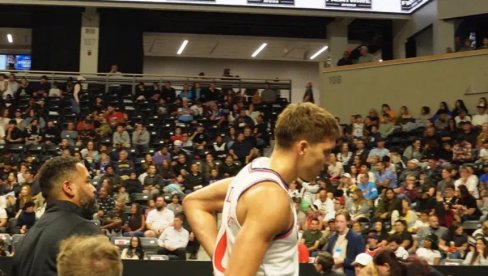 SAMO ŠTO SE VRATIO NA PARKET! Bogdan Bogdanović u bolovima napustio teren (VIDEO) SAMO ŠTO SE VRATIO NA PARKET! Bogdan Bogdanović u bolovima napustio teren (VIDEO)