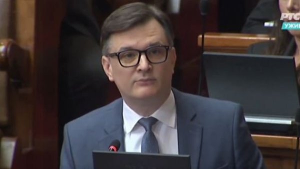 МИ ЗАПРАВО ПОМАЖЕМО ВАШЕ ТАЈКУНЕ: Јованов поставио на место Ђиласа (ВИДЕО) МИ ЗАПРАВО ПОМАЖЕМО ВАШЕ ТАЈКУНЕ: Јованов поставио на место Ђиласа (ВИДЕО)