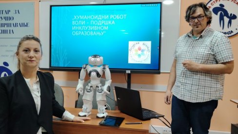 ROBOT VOLI KOGA DECA VOLE: Škola u Kikindi dobila savremeni aparat za rad sa decom sa smetnjama u razvoju ROBOT VOLI KOGA DECA VOLE: Škola u Kikindi dobila savremeni aparat za rad sa decom sa smetnjama u razvoju