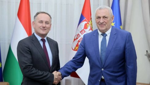 МИНИСТАР БАЛИНТ СЕ САСТАО СА АМБАСАДОРОМ МАЂАРСКЕ: Наставак сарадње и нови пријекти