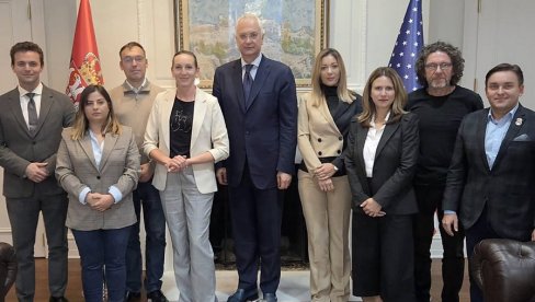 ШУТАНОВАЦ ПОСВАЂАО БЛОКАДЕРЕ: Како је фотографија из Вашингтона подигла тензије у опозиционом блоку