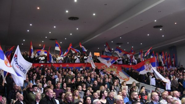 ВЕЛИКА КОНВЕНЦИЈА СРПСКЕ ЛИСТЕ У ЗВЕЧАНУ: Само јединствени и сложни можемо да сачувамо наш народ, будућност