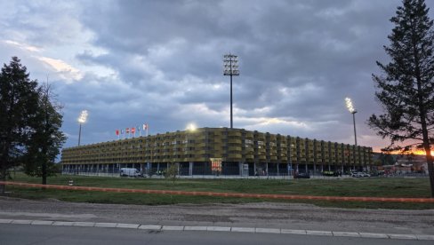 КАО ДА НИЈЕ УТАКМИЦА: Ево како изгледају улице Лесковца три сата пре меча Србија - Албанија (ФОТО) КАО ДА НИЈЕ УТАКМИЦА: Ево како изгледају улице Лесковца три сата пре меча Србија - Албанија (ФОТО)