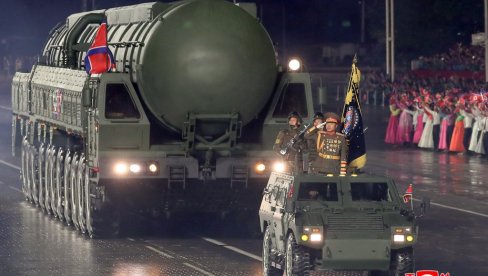 РАКЕТА ЗА УДАР ПО АМЕРИЦИ: Северна Кореја представила нову ИЦБМ Хвасонг-20 на чврсто гориво са више  са више бојевих глава (ВИДЕО)