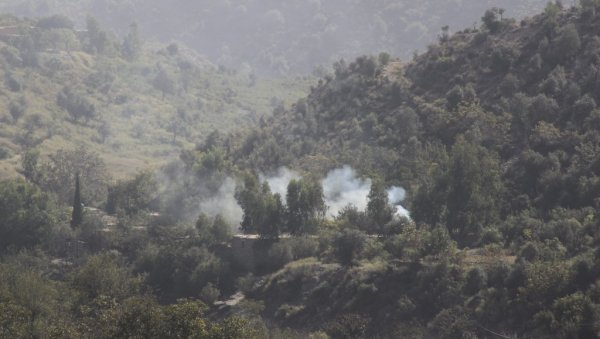 БУКТИ РАТ: Пакистанске снаге извеле ваздушни напад на војне положаје талибана у Авганистану