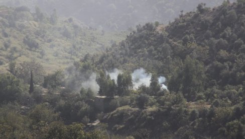 БУКТИ РАТ: Пакистанске снаге извеле ваздушни напад на војне положаје талибана у Авганистану