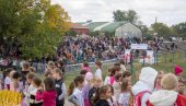TRKA ZA SREĆNIJE DETINJSTVO: Humanitarna akcija Crvenog krsta Novog Beograda TRKA ZA SREĆNIJE DETINJSTVO: Humanitarna akcija Crvenog krsta Novog Beograda