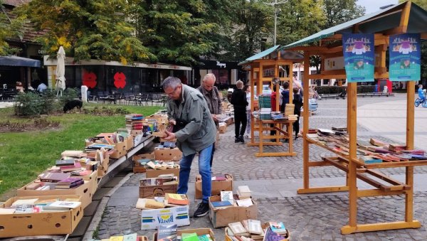 ОД СРЦА ЗА МИУ: Хуманитарни базар књига у центру Краљева ОД СРЦА ЗА МИУ: Хуманитарни базар књига у центру Краљева