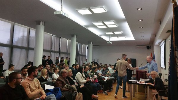 СВЕЧАНОСТ НА МАШИНСКОМ ФАКУЛТЕТУ: Промоција 52 инжењера и 146 мастер инжењера СВЕЧАНОСТ НА МАШИНСКОМ ФАКУЛТЕТУ: Промоција 52 инжењера и 146 мастер инжењера