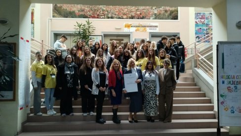 ВРАЊСКИ ГИМНАЗИЈАЛЦИ ПРОДУБЉУЈУ ВЕЗЕ СА ВРШЊАЦИМА ИЗ ЈУЖНЕ ИТАЛИЈЕ   Гости из Италије