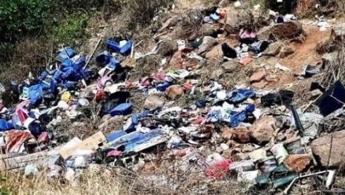 ПРЕПУН АУТОБУС СЕ СУРВАО НИЗ ЛИТИЦУ: Десетине настрадалих, међу којима су и деца