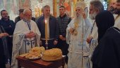 OBELEŽENA SLAVA U PEĆKOJ PATRIJARŠIJI: Hor Stefana Dečanskog pobrao simpatije svih prisutnih (FOTO/VIDEO)