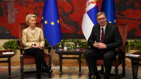 U TOKU TET-A-TET SASTANAK VUČIĆA I FON DER LAJEN: Predsednici Evropske komisije priređen svečani doček ispred Palate Srbija (VIDEO)