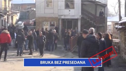 EVO ŠTA MISLE BLOKADERI O SRBIMA NA KiM: Šaka jada, podrška je besmislena EVO ŠTA MISLE BLOKADERI O SRBIMA NA KiM: Šaka jada, podrška je besmislena