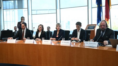 БИО ЈЕ ОВО ДОБАР ДАН ЗА ЕВРОПСКЕ ИНТЕГРАЦИЈЕ СРБИЈЕ Брнабић: Кључно је да смо по први пут били позвани да се званично обратимо БИО ЈЕ ОВО ДОБАР ДАН ЗА ЕВРОПСКЕ ИНТЕГРАЦИЈЕ СРБИЈЕ Брнабић: Кључно је да смо по први пут били позвани да се званично обратимо