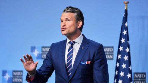 ХЕГСЕТОВ АВИО ПОЧЕО ДА ГУБИ ВИСИНУ: Ово је разлог за принудно слетање америчког министра одбране ХЕГСЕТОВ АВИО ПОЧЕО ДА ГУБИ ВИСИНУ: Ово је разлог за принудно слетање америчког министра одбране