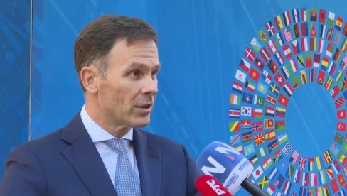 МАЛИ ПОТПИСАО УГОВОР СА ЕИБ: Реконструкција четири клиничка центра вредан 662 милиона евра