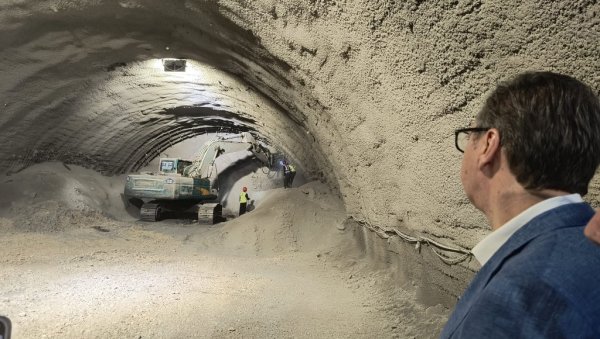 ПРОБИЈЕНА ДЕСНА ТУНЕЛСКА ЦЕВ ИРИШКИГ ТУНЕЛА: Вучић присуствовао завршним радовима на ископавању ПРОБИЈЕНА ДЕСНА ТУНЕЛСКА ЦЕВ ИРИШКИГ ТУНЕЛА: Вучић присуствовао завршним радовима на ископавању