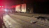 (UZNEMIRUJUĆI VIDEO) Najmanje 15 ljudi poginulo u teškoj saobraćajnoj nesreći (UZNEMIRUJUĆI VIDEO) Najmanje 15 ljudi poginulo u teškoj saobraćajnoj nesreći