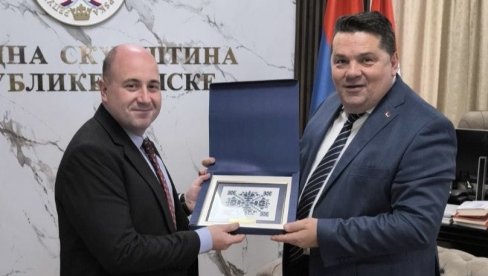 КОЗАРЕВ СА СТЕВАНДИЋЕМ У БАЊАЛУЦИ: Заједничка приврженост темељним принципима Дејтонског споразума КОЗАРЕВ СА СТЕВАНДИЋЕМ У БАЊАЛУЦИ: Заједничка приврженост темељним принципима Дејтонског споразума