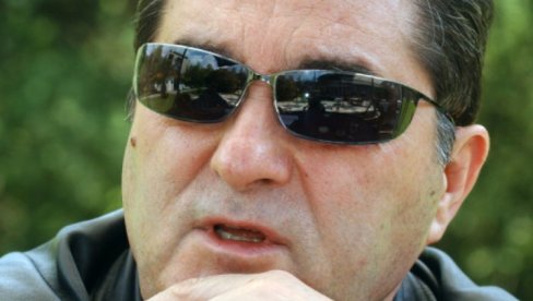 ФОТОГРАФИЈА ПОКРЕНУЛА ЛАВИНУ ЕМОЦИЈА: Овако је генерал Павковић некада изгледао ФОТОГРАФИЈА ПОКРЕНУЛА ЛАВИНУ ЕМОЦИЈА: Овако је генерал Павковић некада изгледао