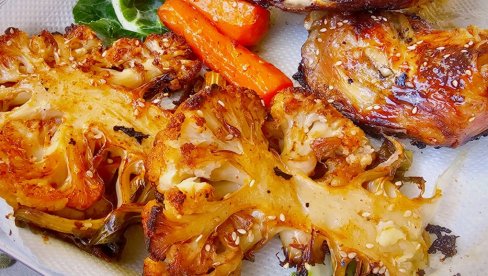 RECEPT ZA ZDRAV RUČAK: Karfiol i bataci iz rerne (VIDEO) RECEPT ZA ZDRAV RUČAK: Karfiol i bataci iz rerne (VIDEO)