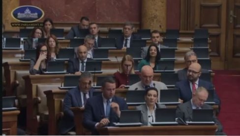 POSLANICI IZ PONOŠEVOG SRCA POTVRDILI: Rezolucije EP za njih uvek zapovest (VIDEO) POSLANICI IZ PONOŠEVOG SRCA POTVRDILI: Rezolucije EP za njih uvek zapovest (VIDEO)