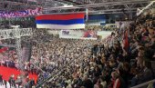 VELIČANSTVEN DOGAĐAJ: Prepuna hala i napolju jos toliko ljudi koji ne mogu da uđu VELIČANSTVEN DOGAĐAJ: Prepuna hala i napolju jos toliko ljudi koji ne mogu da uđu